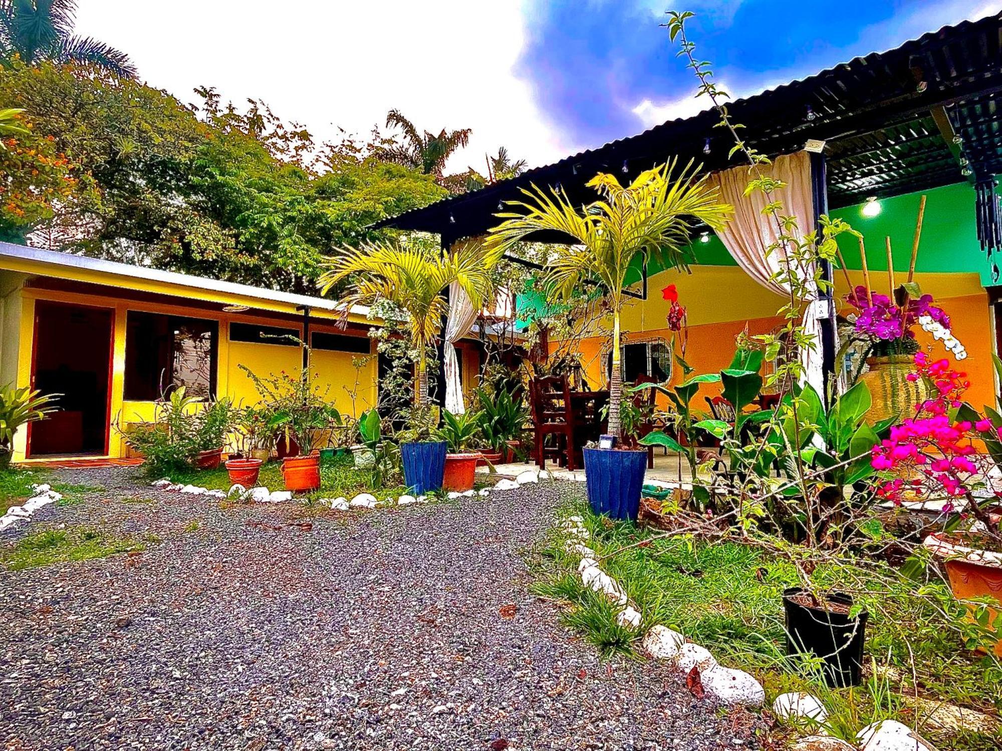 Hotel Tierra De Volcanes La Fortuna Extérieur photo