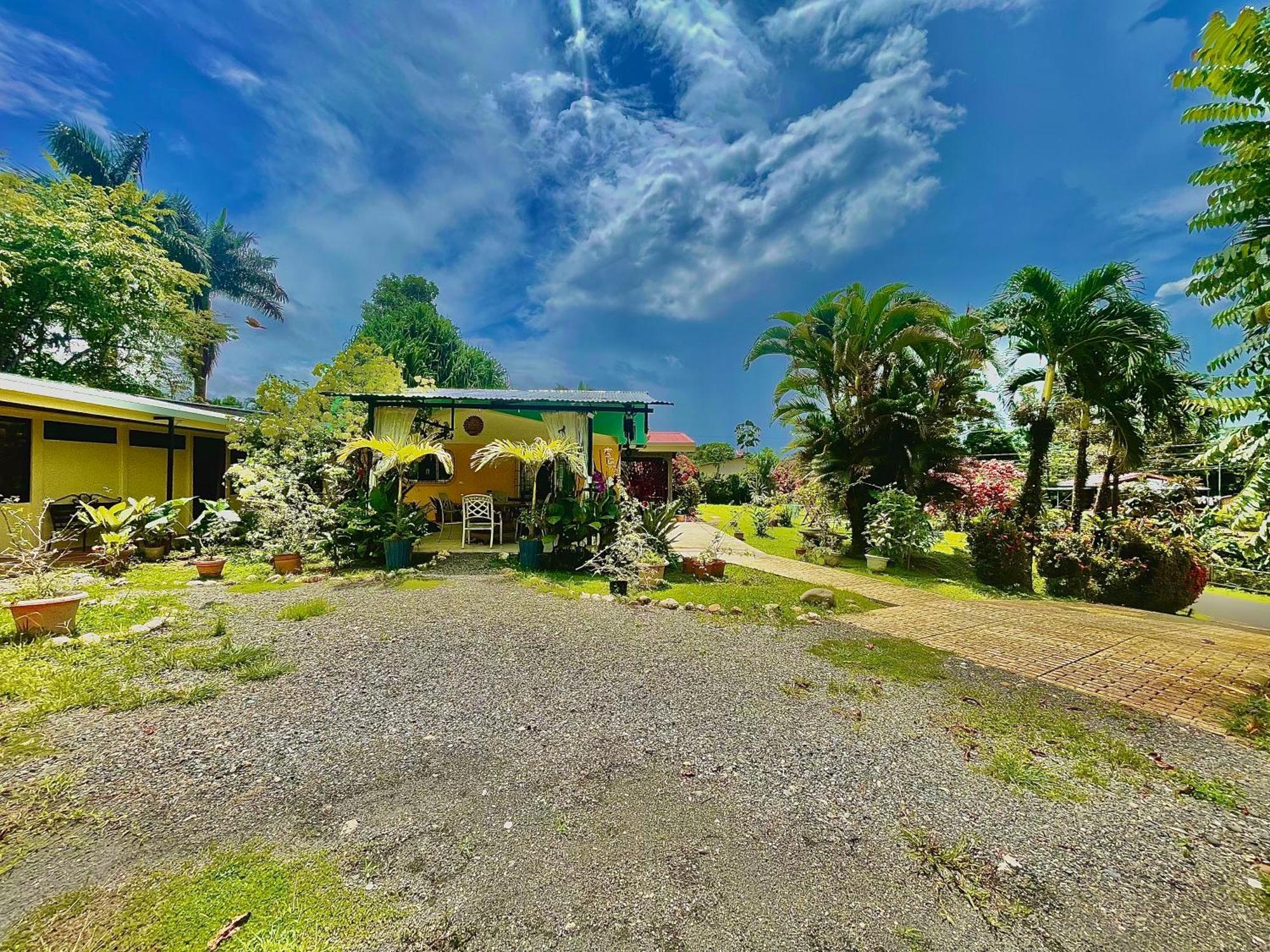 Hotel Tierra De Volcanes La Fortuna Extérieur photo