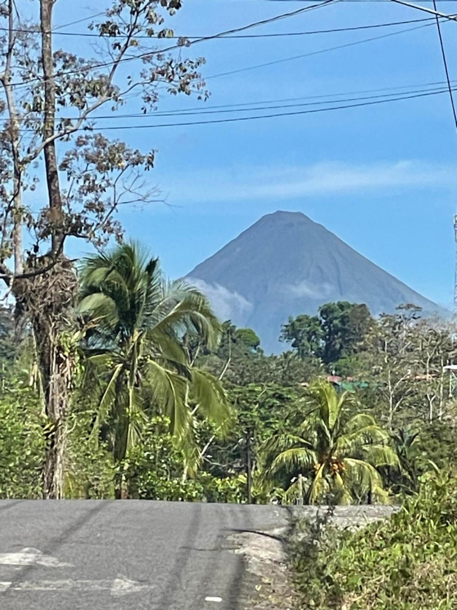 Hotel Tierra De Volcanes La Fortuna Extérieur photo